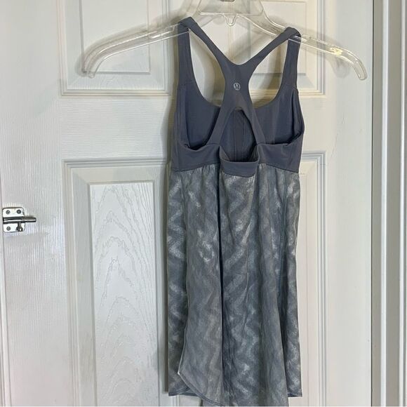 Lululemon Venus Tank Top With Shelf Bra Fossil Gray White Size 4. - Picture 6 of 8